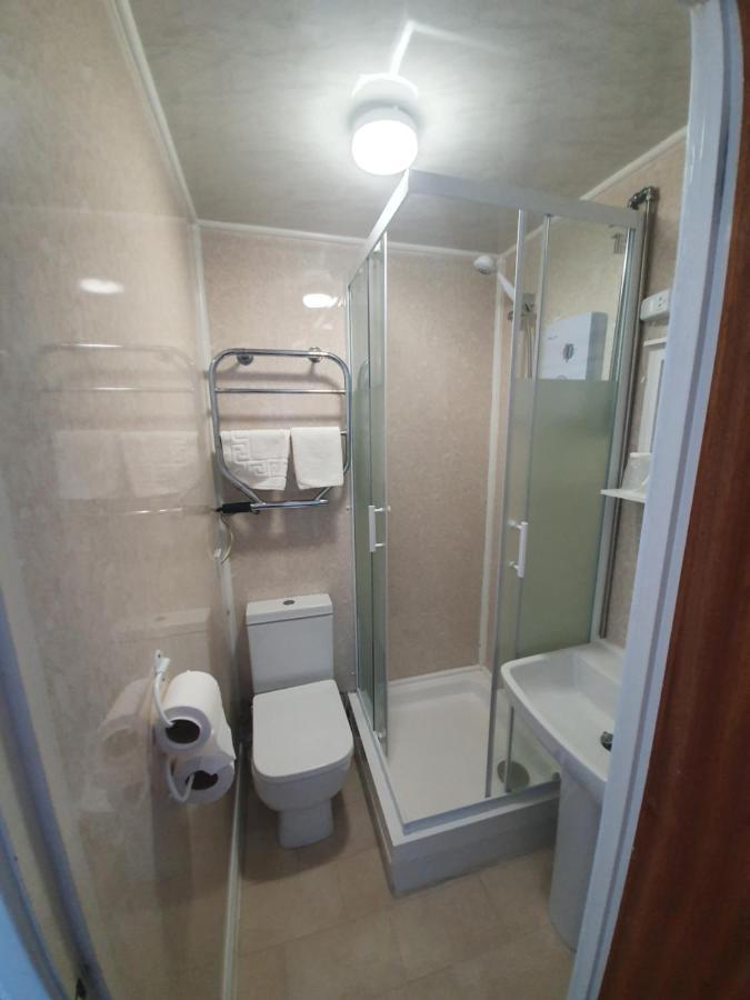 Dove Court Mini Lodge Almondsbury Buitenkant foto